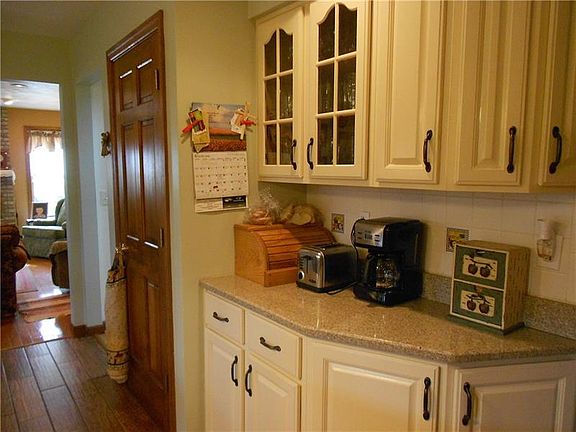 4th image of 9471 Pembroke Cir