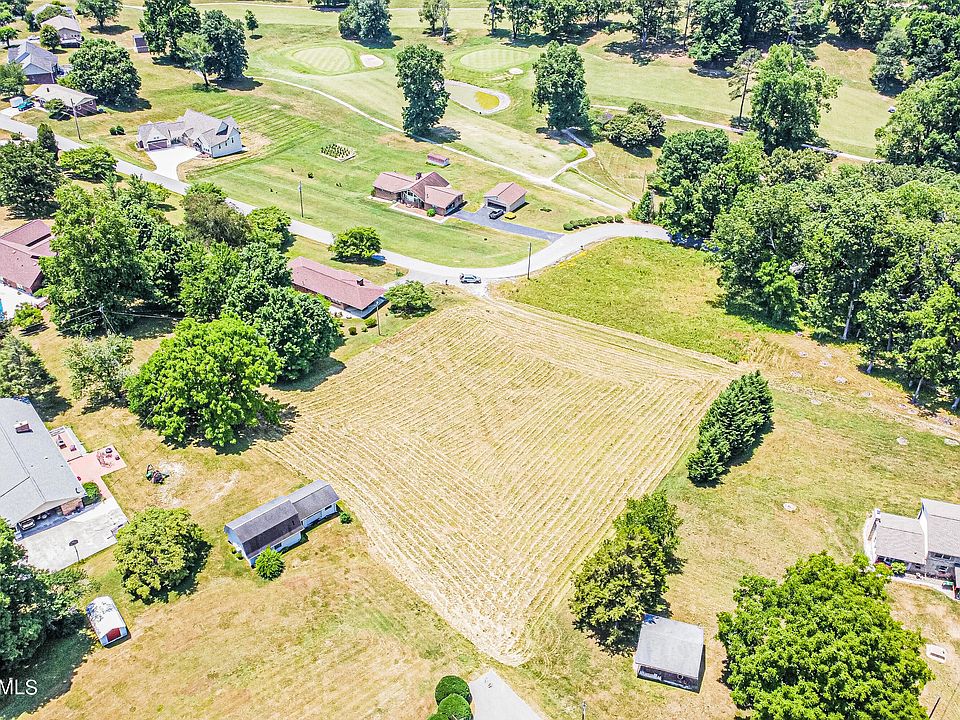 1st image of Fairway Dr