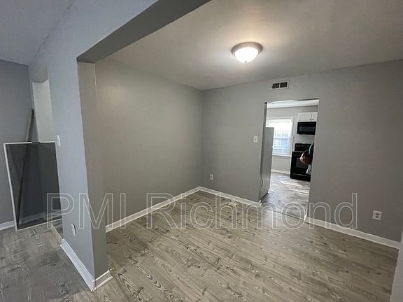 3rd image of 3405 Chalfont Dr