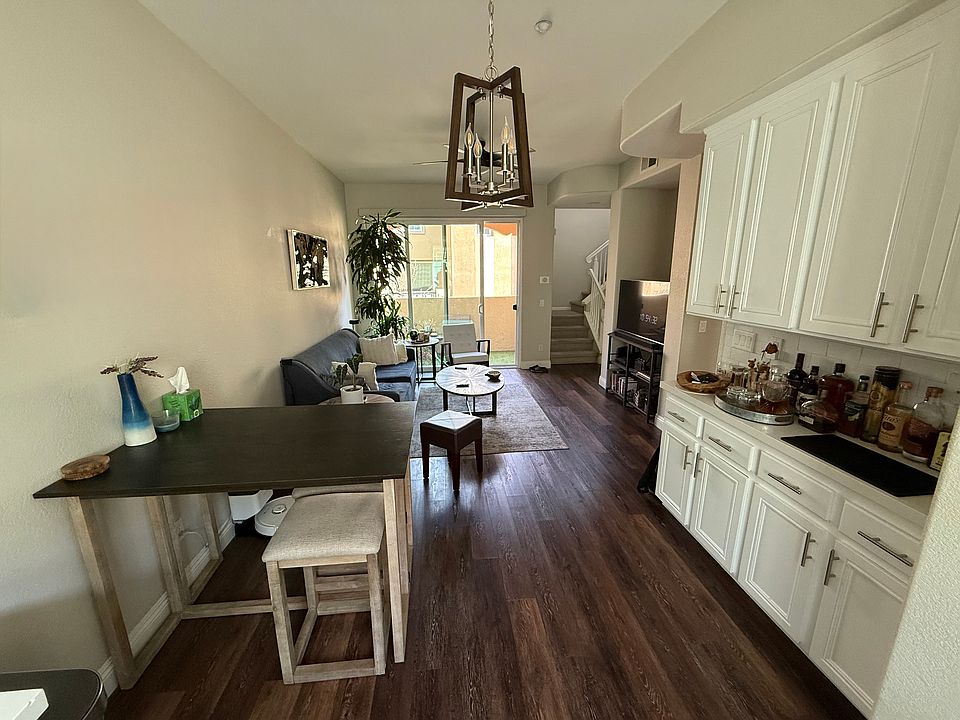 1st image of 850 Almond Rd #2