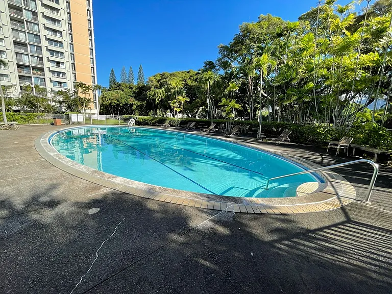1511 Nuuanu Ave #136 — Photo 9