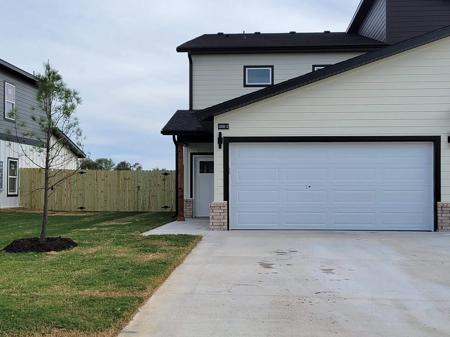 3 bed, 2.5 bath, 1400 sqft, $1,725 — Photo 3