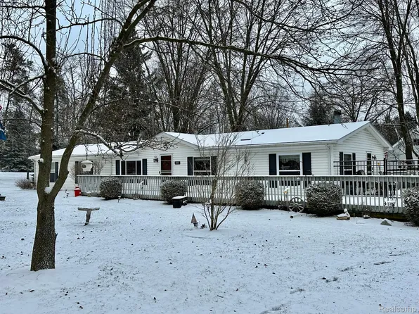 7058 Sheldon Rd, Whitmore Lake, MI 48189