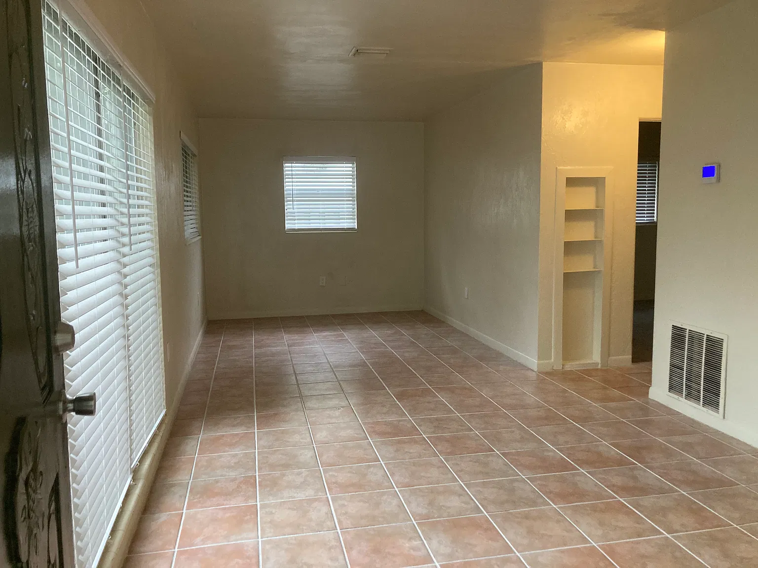3 bed, 994 sqft, $1,850 — Photo 3