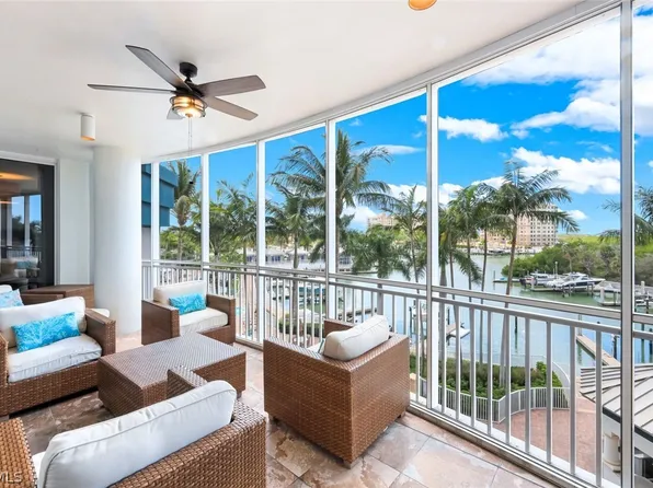 13675 Vanderbilt Dr Unit 406, Naples, FL 34110