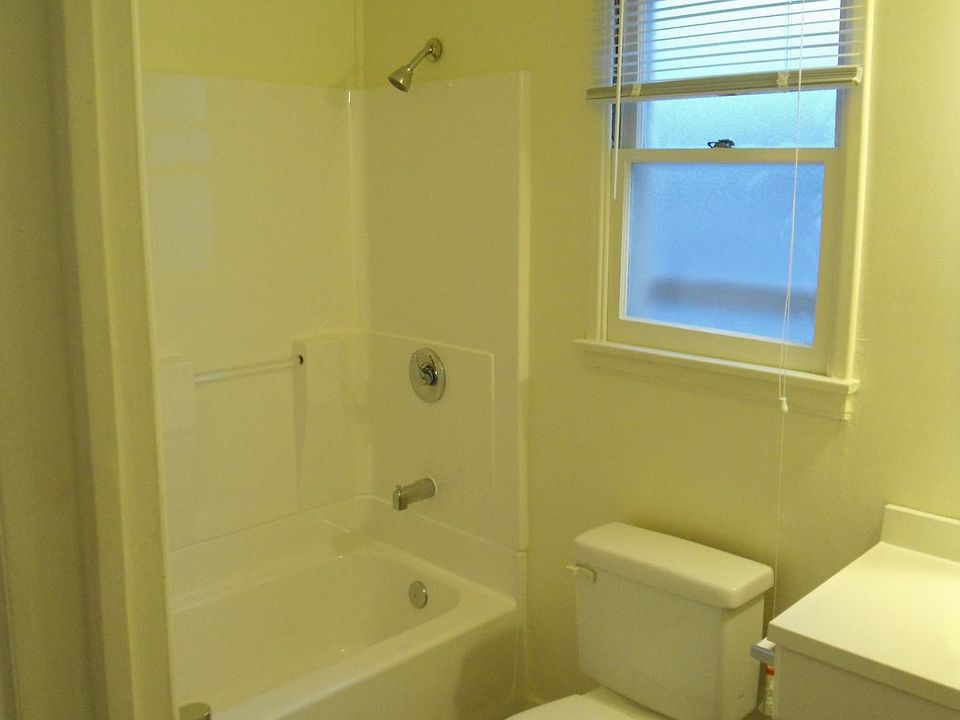 2nd image of 364 E Newlove Dr