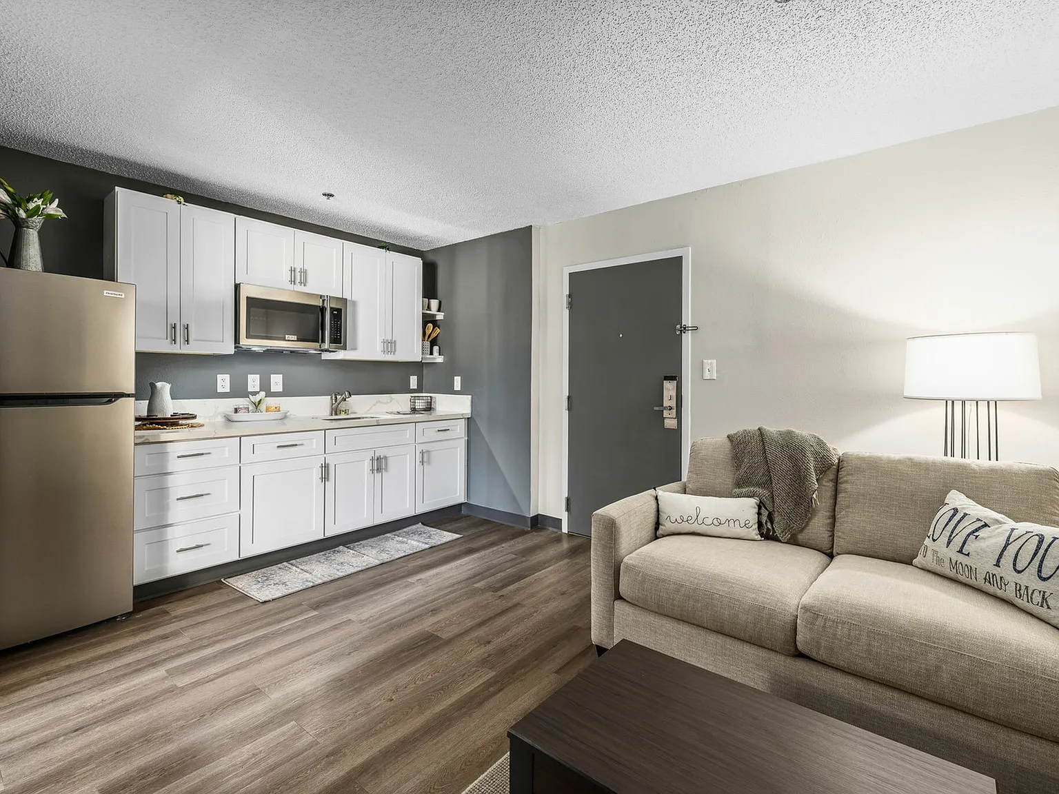 1105 Flats at North Hills — Photo 4