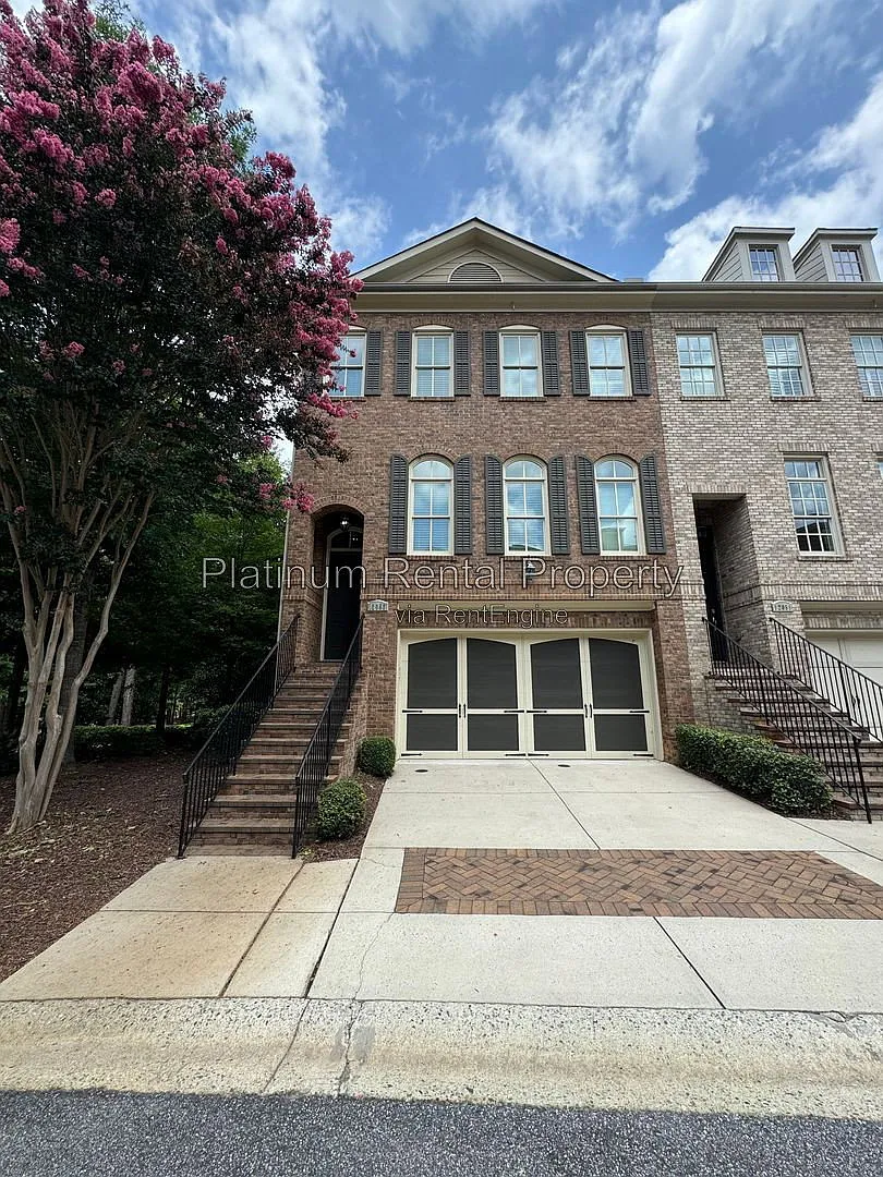 4 bed, 3.5 bath, 3100 sqft, $4,250 — Photo 3