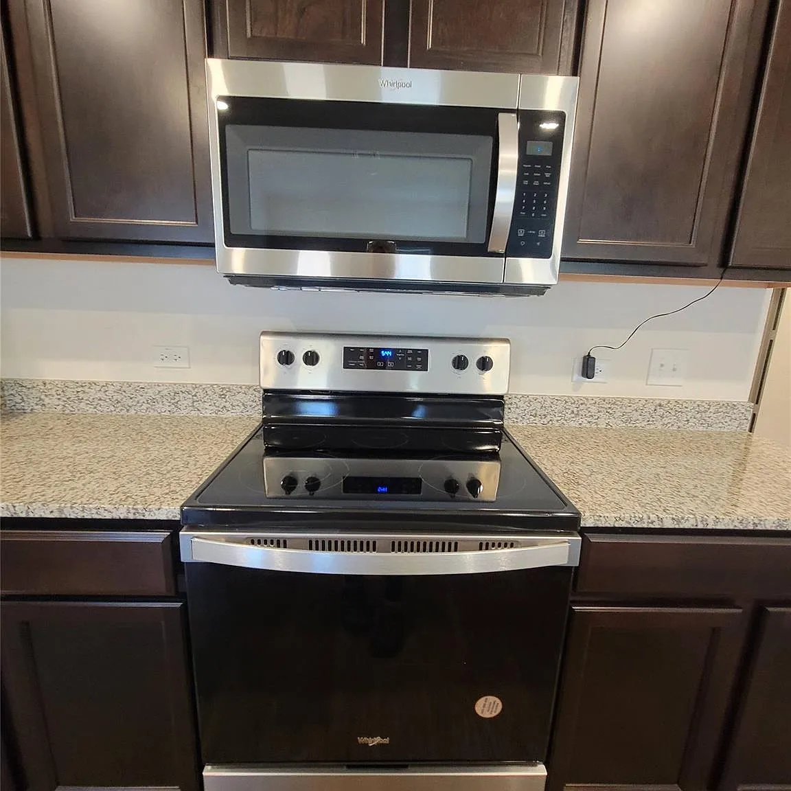 3 bed, 2.0 bath, 1575 sqft, $2,120 — Photo 4