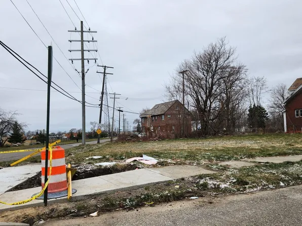 13401 Justine St, Hamtramck, MI 48212