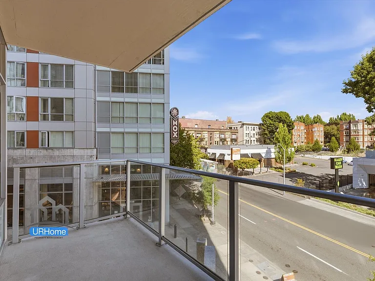 1926 W Burnside St #202 — Photo 26