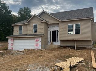 3812 SW McDanial Ave, Blue Springs, MO 64015