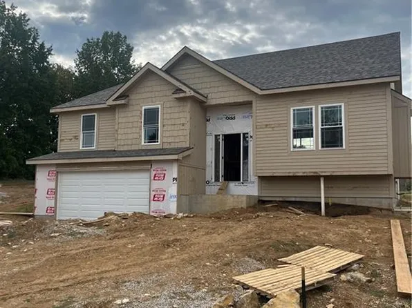 3812 SW McDanial Ave, Blue Springs, MO 64015