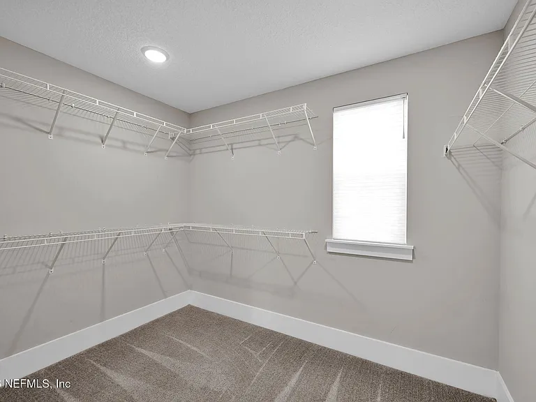 58 Spinner Dr — Photo 31