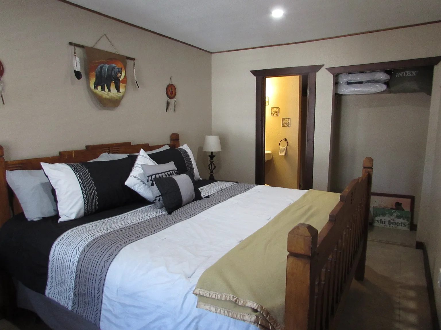2 bed, 2.5 bath, 1600 sqft, $1,300 — Photo 3