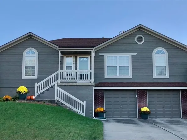 1607 Cody Dr, Raymore, MO 64083