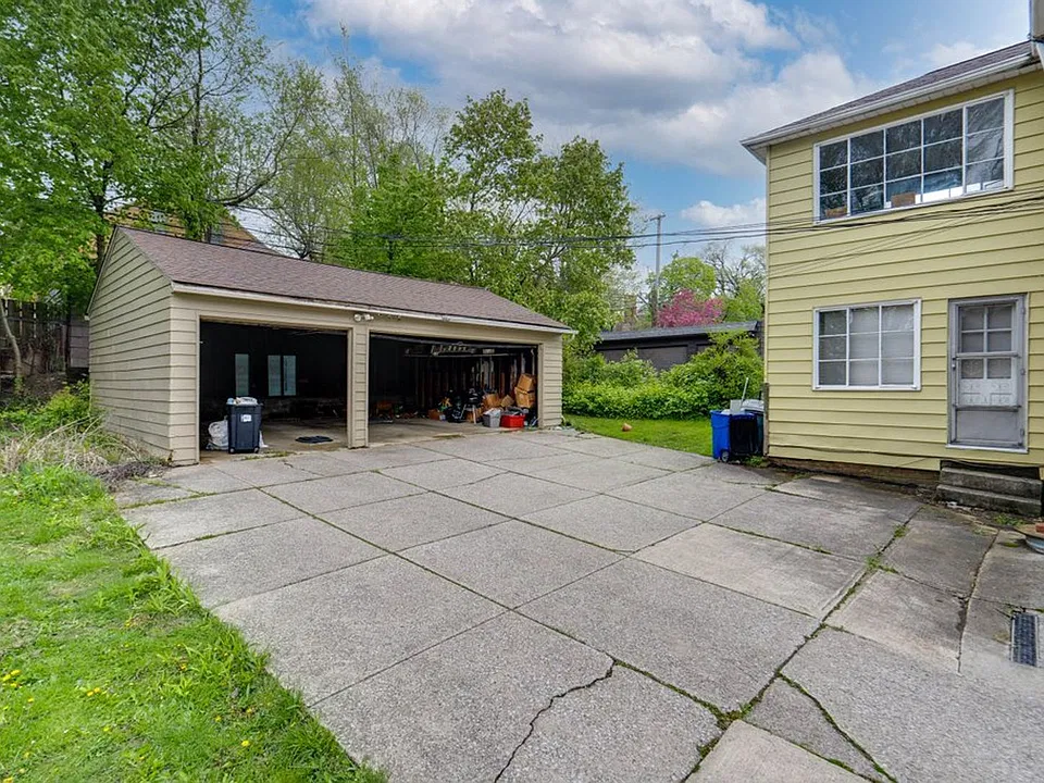17727 Chagrin Blvd