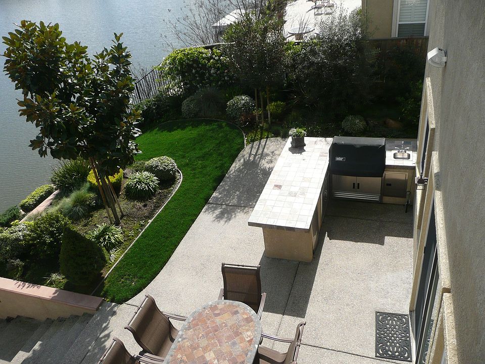 Built in BBQ island with sink, storage and mini-fridge