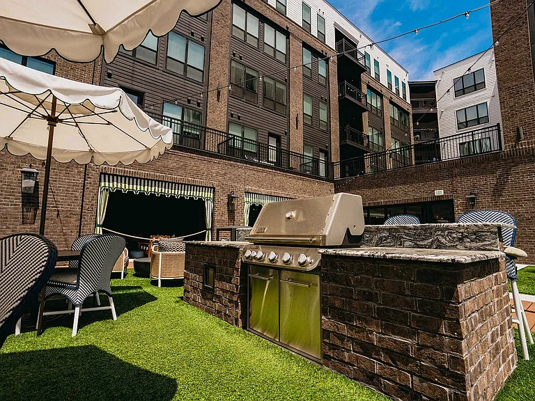 20_Langham_PoolDeck