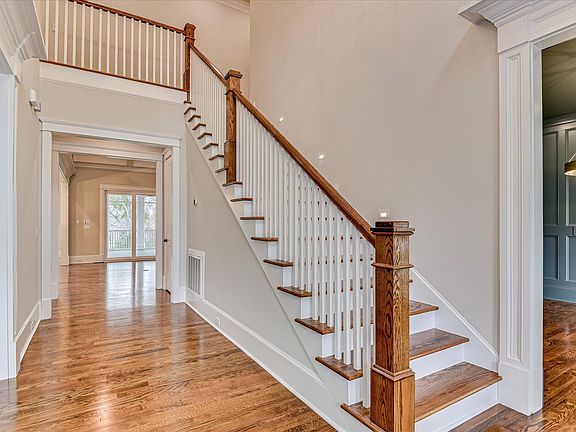 5th image of 308 Valhalla Court