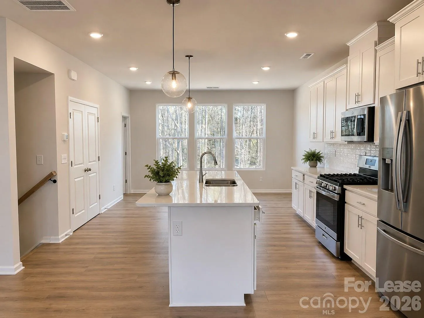 3 bed, 2.5 bath, $2,250 — Photo 4