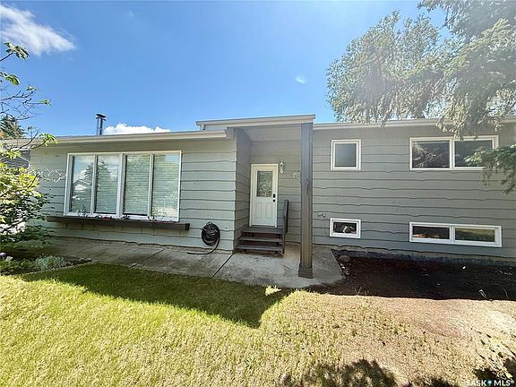 2nd image of 305 2nd AVENUE E