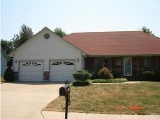 2613 Matt St, Harrisonville, MO 64701