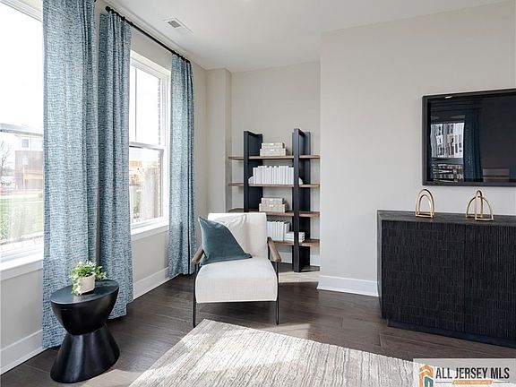 5th image of 226 Cora Bergen Blvd