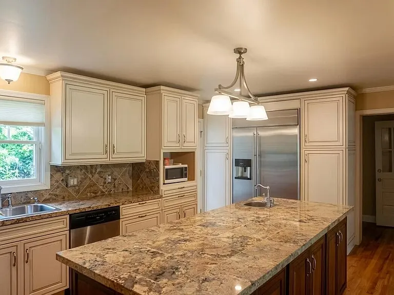 275 N Hobcaw Dr — Photo 4