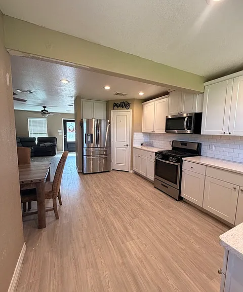 551 Westbend Dr — Photo 3