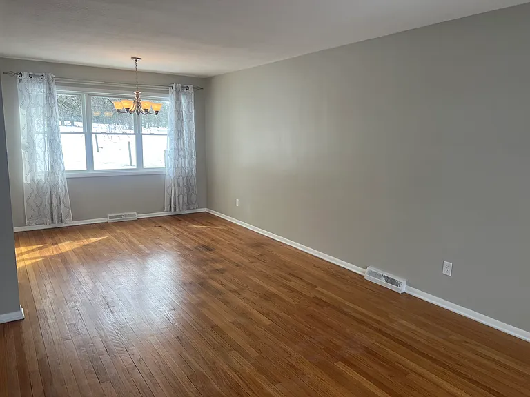 6685 Hollywood Dr — Photo 6