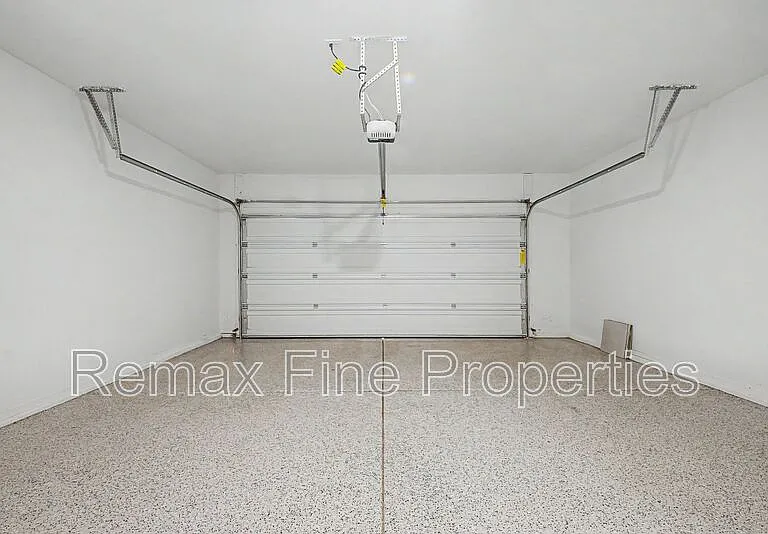 15543 W Desert Hollow Dr — Photo 26