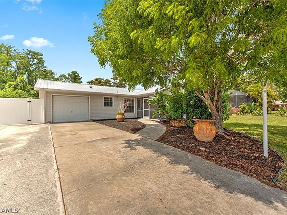 2nd image of 15702 Coral Vine Ln