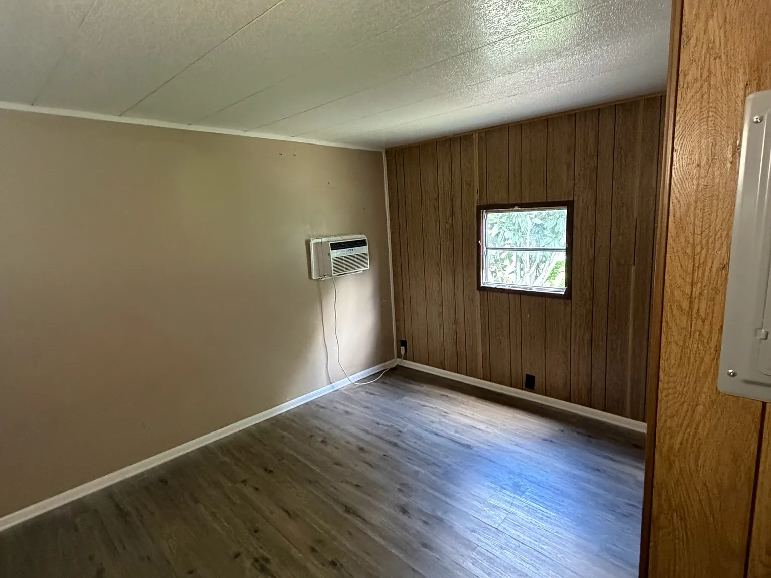 2 bed, $1,300 — Photo 3