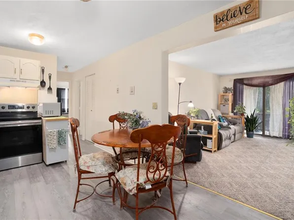 1190 Charles St APT 18, Lincoln, RI 02865