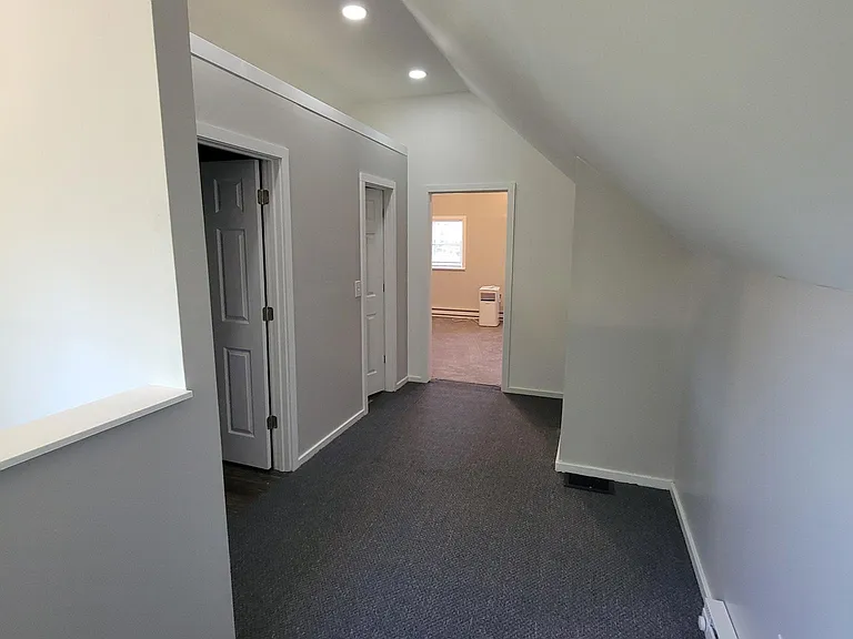 3rd flr office/landing