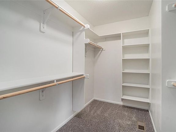 5th image of 606 Poplar Ct