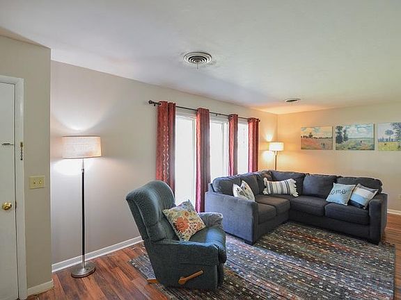3rd image of 2603 Redbud Dr