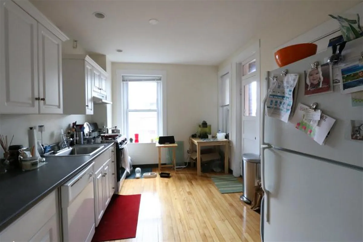 Building Photo - 331 Harvard St #16