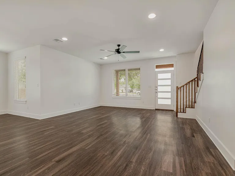508 Gilchrist Ave — Photo 6