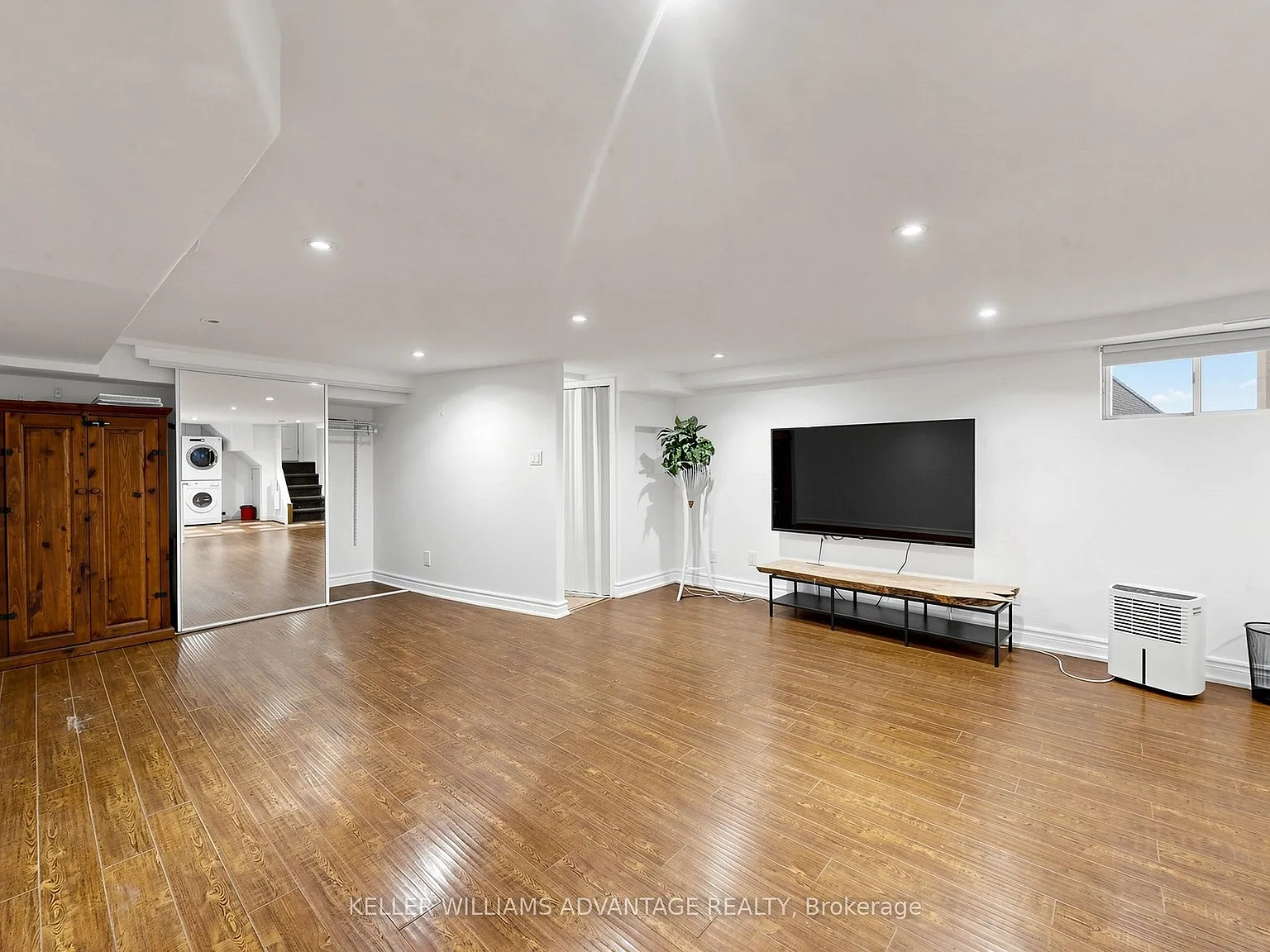 Studio, $2,000 — Photo 4