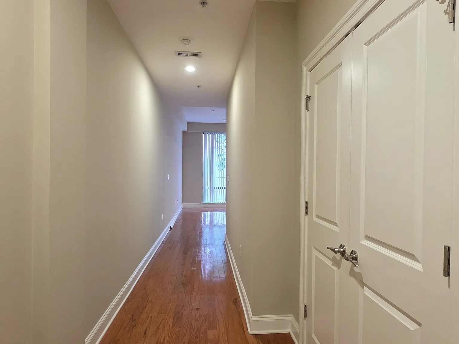 1 bed, 733 sqft, $1,600 — Photo 2