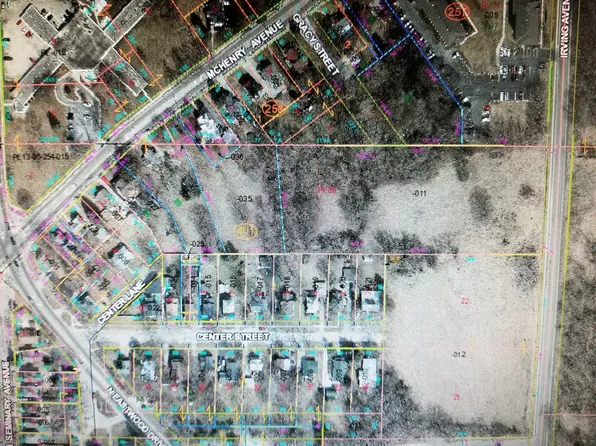 338 McHenry Ave, Woodstock, IL 60098