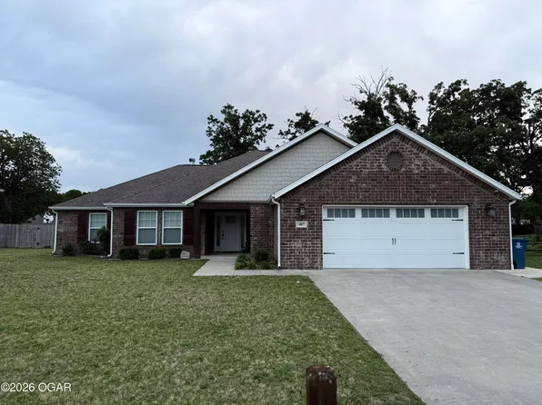 407 Dogwood Trails Loop, Carl Junction, MO 64834