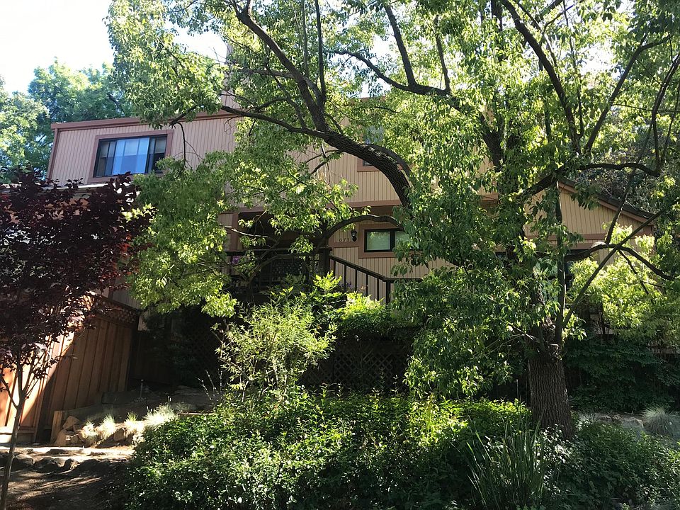 House on quiet, dead-end street