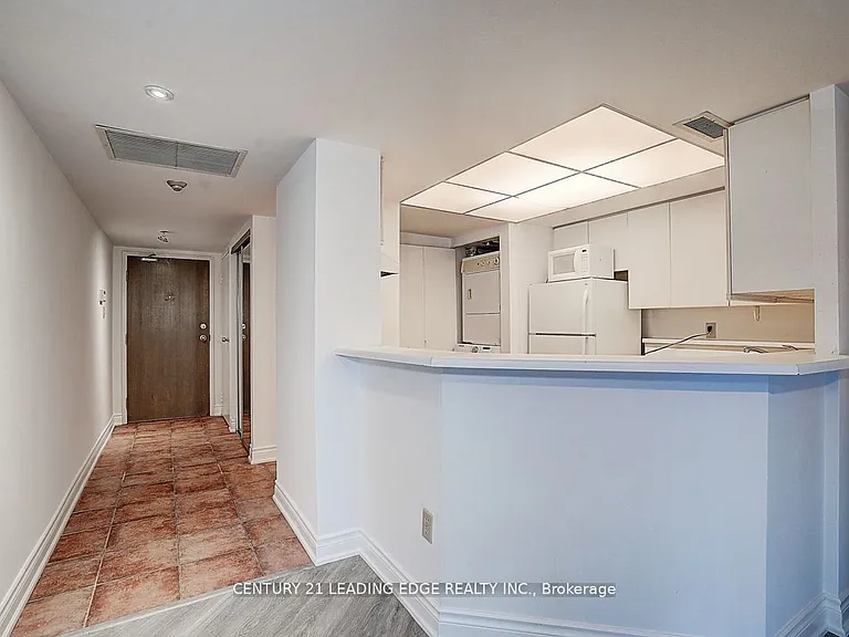 1001 Bay St #514 — Photo 7