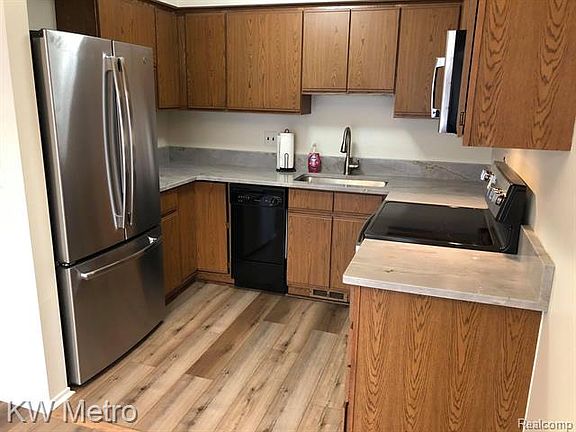 4th image of 1821 Wickham St #1