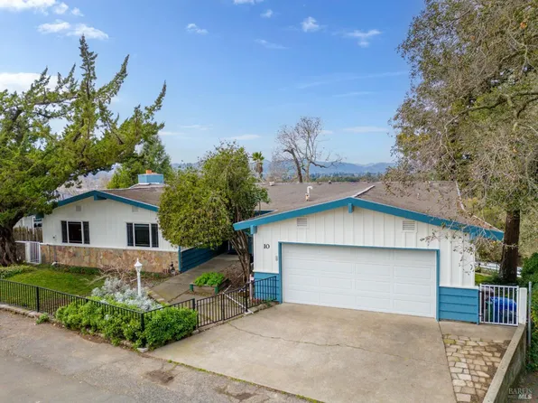10 Chapel Hill Drive, Napa, CA 94559