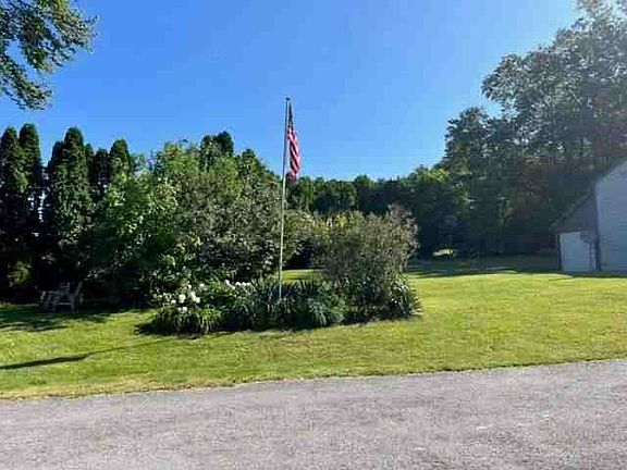 4th image of 330 Old State Rd