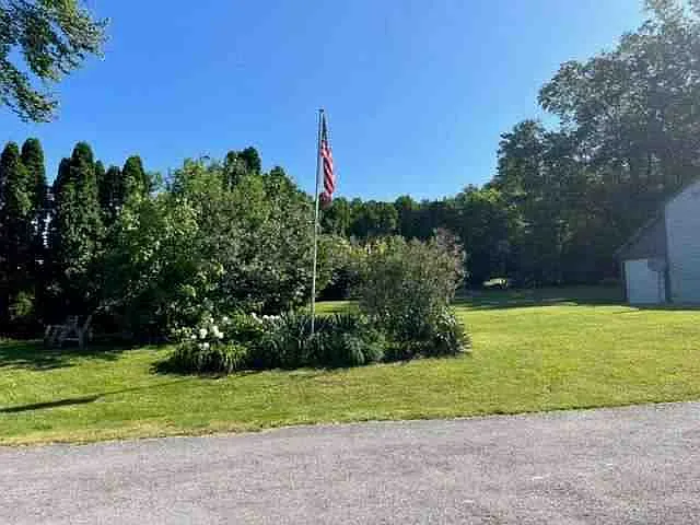 330 Old State Rd — Photo 4